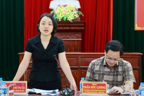 6. Đồng chí Nguyễn Thị Thu Hà, Phó Chủ tịch UBND huyện phát biểu ý kiến tại hội nghị..jpg